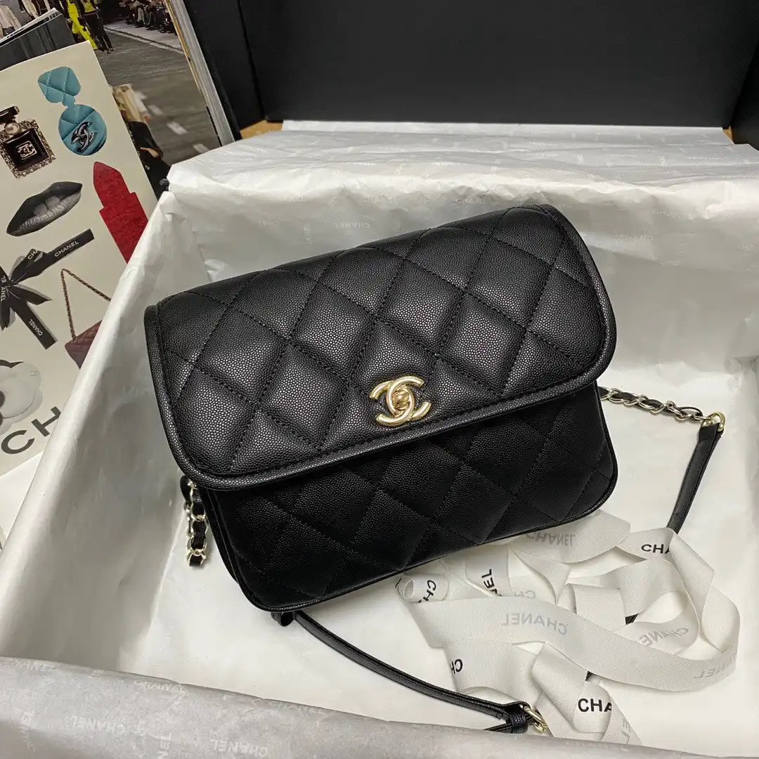 Official oldcobbler CHANEL SMALL MESSENGER BAG 0128