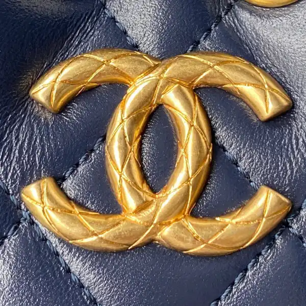 Official oldcobbler CHANEL SMALL BUCKET BAG 0128