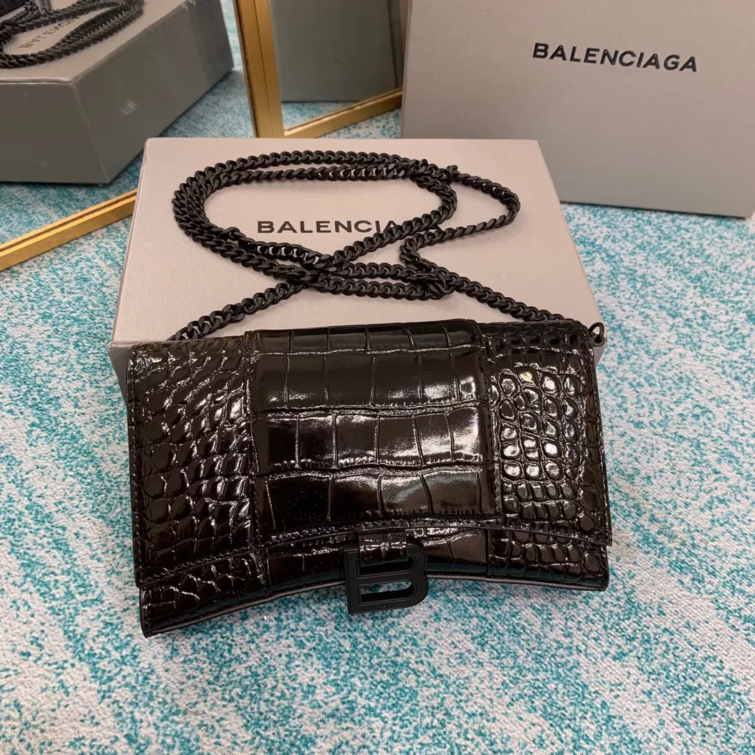 BALENCIAGA HOURGLASS WALLET ON CHAIN 0121