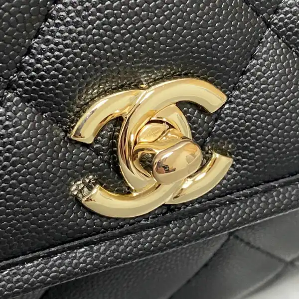 Official oldcobbler CHANEL SMALL MESSENGER BAG 0128