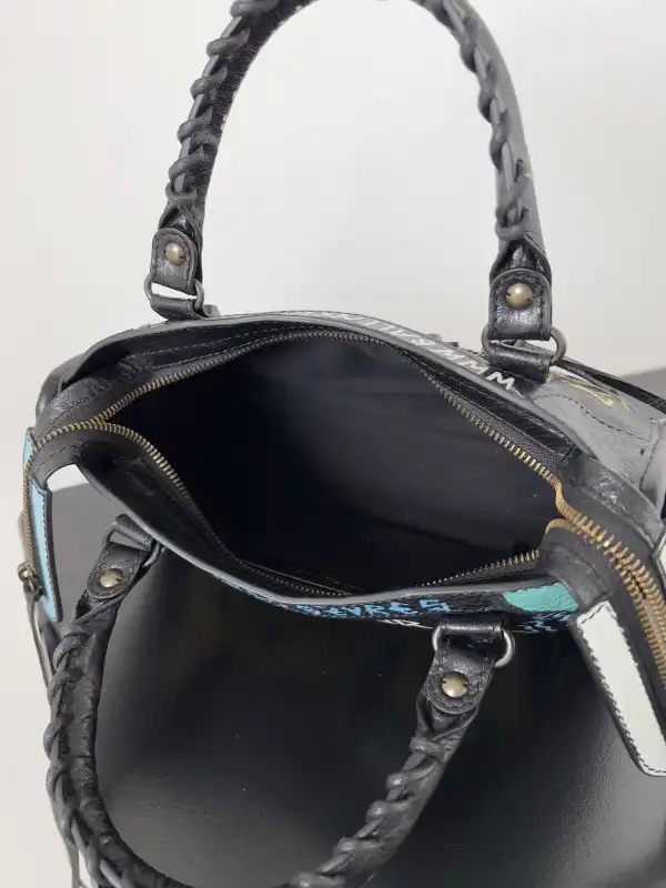 Official oldcobbler Balenciag Graffiti CHANELassic City-23*9*16cm 0131