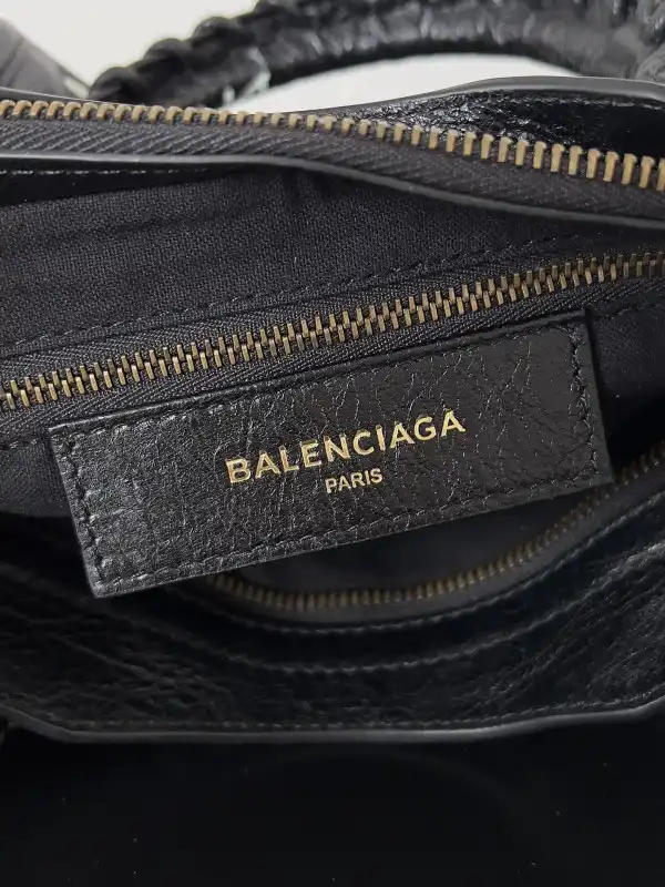 Official oldcobbler Balenciag Graffiti CHANELassic City-23*9*16cm 0131