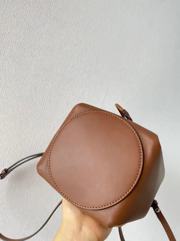 Official oldcobbler BURBERRY Bucket Bag 0129