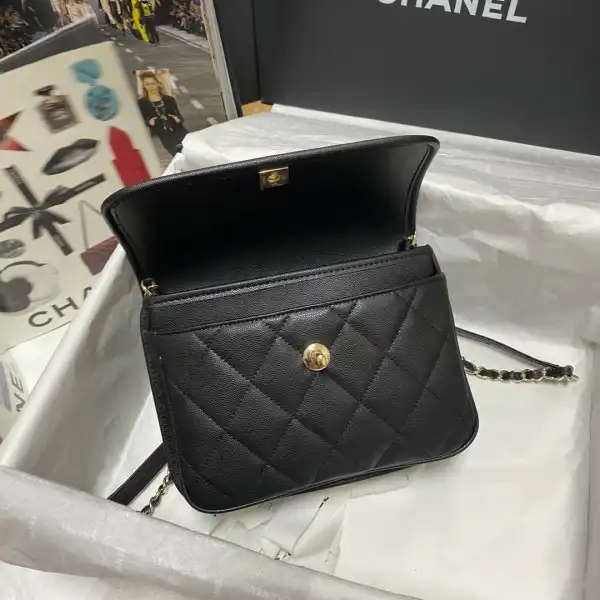 Official oldcobbler CHANEL SMALL MESSENGER BAG 0128