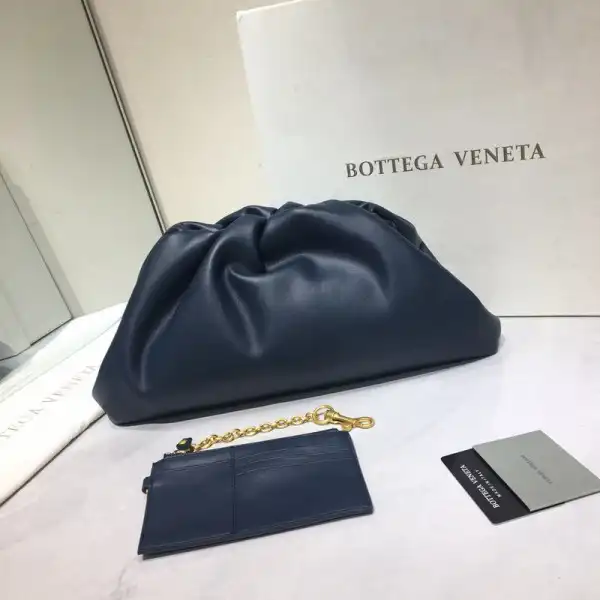 BOTTEGA VENETA THE POUCH 0124