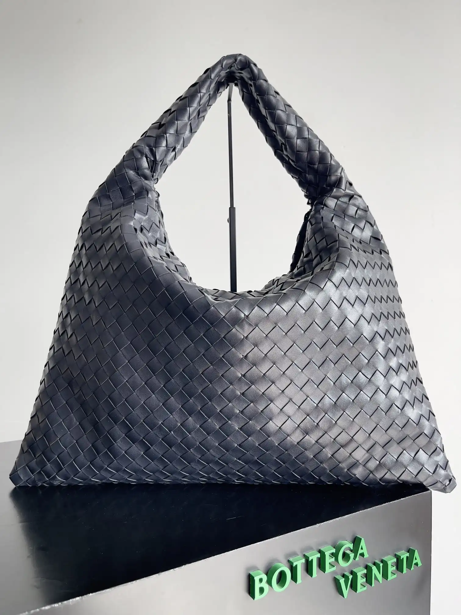 BOTTEGA VENETA Large Hop 0124