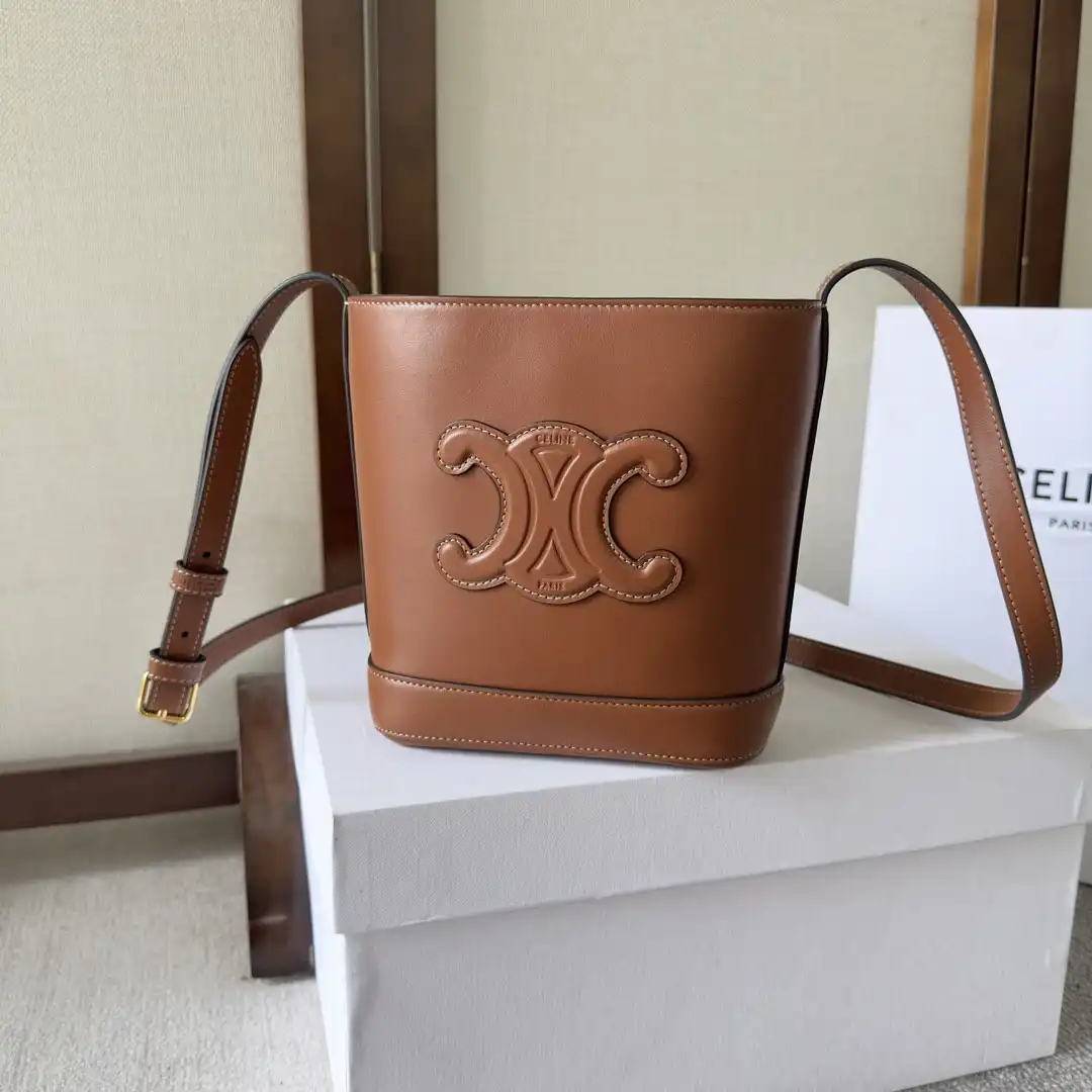 CELIN* MINI BUCKET CUIR TRIOMPHE 0122