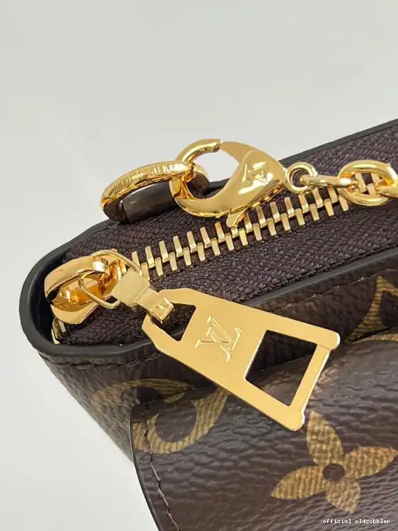 Official oldcobbler VUITTON LOUIS TRUNK VERTICAL 0213