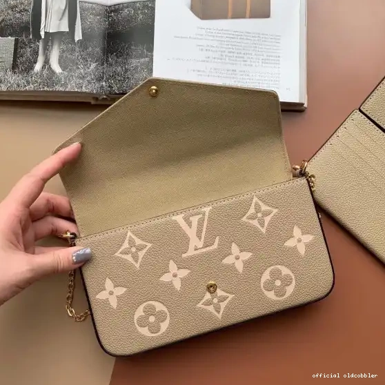 Official oldcobbler LOUIS FÉLICIE VUITTON POCHETTE 0222