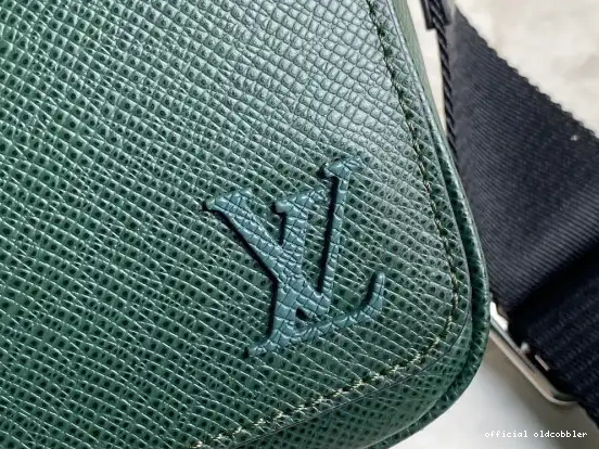 Official oldcobbler DISTRICT VUITTON LOUIS PM 0211