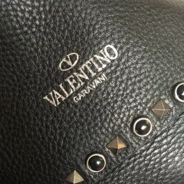 Official oldcobbler VALENTINO MEDIUM GRAIN CALFSKIN LEATHER ROCKSTUD BAG 0202